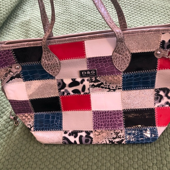 *Imitation* Dolce & Gabbana Large Tote Bag - Picture 9 of 12